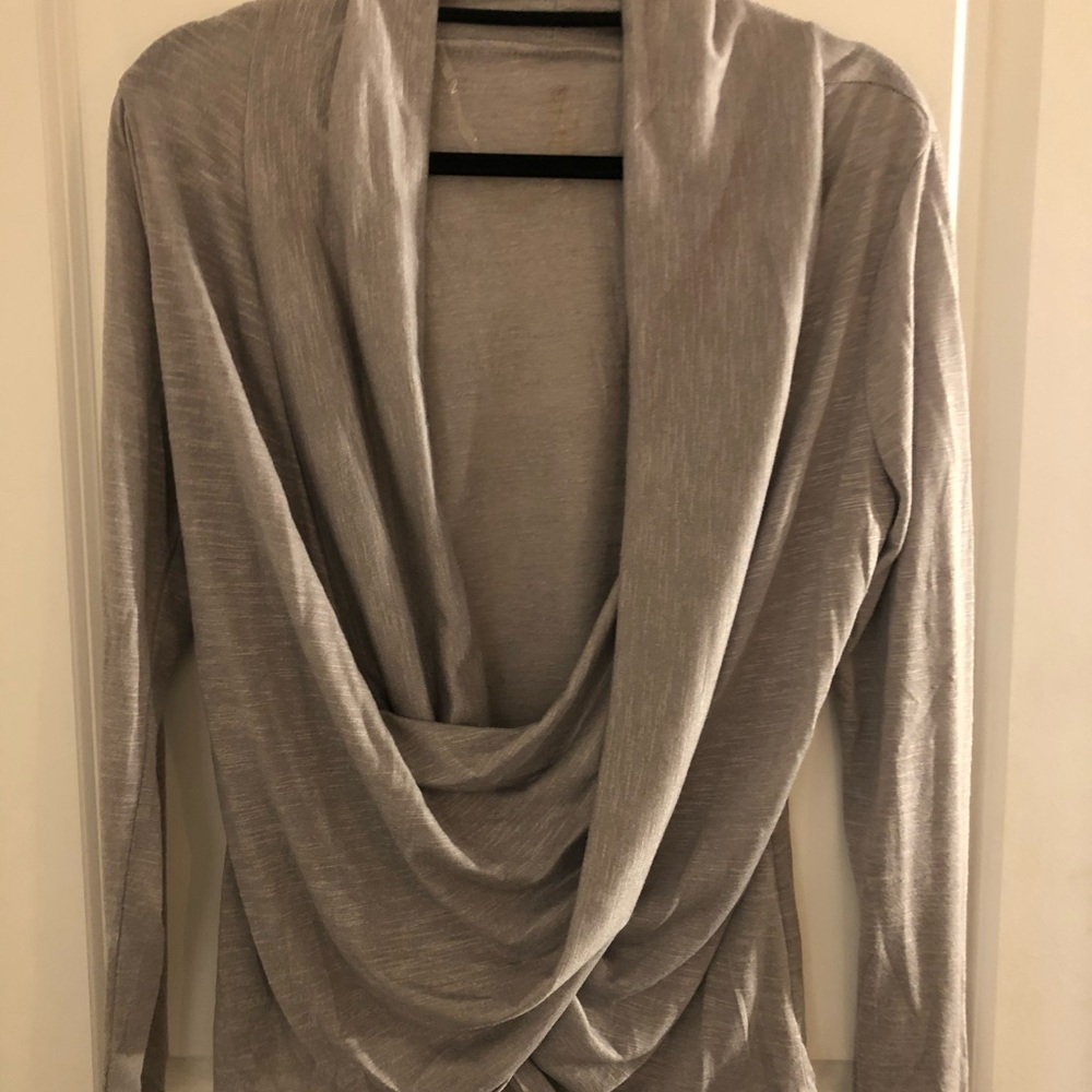 Yoga long sleeve top gray